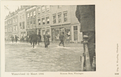 9071 Watervloed 12 Maart 1906 Steenen Beer, Vlissingen. Gezicht op de overstroomde Steenen Beer te Vlissingen