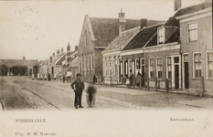 9889 Wissenkerke. Lepelstraat. Gezicht in de Lepelstraat te Wissenkerke (Noord-Beveland) met rechts café Pax ...