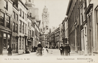 9938 Lange Noordstraat. Middelburg. Gezicht in de Lange Noordstraat te Middelburg, linksvoor een naaimachinehandel, ...