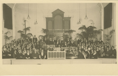 103-17 Een uitvoering van de Christelijke zangvereniging Hosanna in de concert- en gehoorzaal te Middelburg
