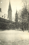 244-34 Middelburg bij Winter, Abdij. Het Abdijplein te Middelburg bij sneeuwval, met het Rijksarchief