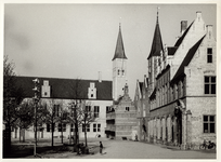 261-1 Nieuwbouw van het provinciehuis met Thools huis, poorten en galerij aan het Abdijplein te Middelburg