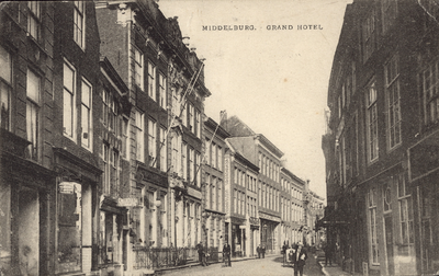 320-118 Middelburg - Grand Hotel. Restaurant Oosterhuis, het Grand Hotel en de winkel van fotograaf E. Helder & zn in ...