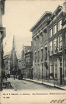 320-145 St. Pieterstraat. Middelburg. De Lange Sint Pieterstraat te Middelburg, met op de achtergrond de Waalse kerk