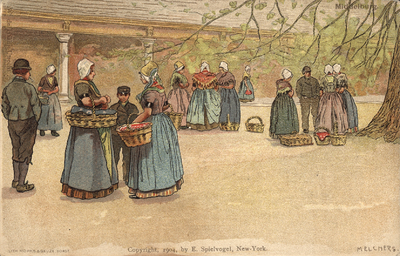 320-160 Een aantal vrouwen in dracht op de Botermarkt te Middelburg