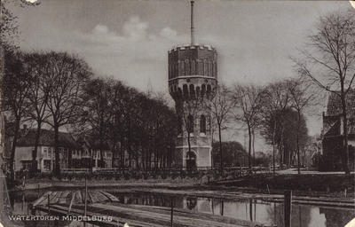 320-218 Watertoren Middelburg. De watertoren aan de Korte Herengracht te Middelburg met hout van de fa. Alberts in de ...