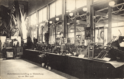 320-225 Huisvlijttentoonstelling te Middelburg 17-20 Mei 1906. De huisvlijttentoonstelling te Middelburg in het ...