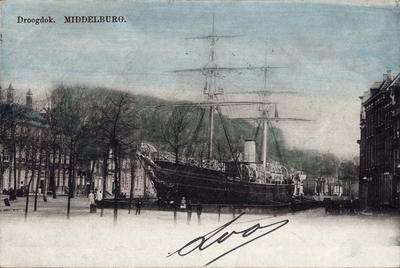 320-79 Droogdok. Middelburg. Een schip in het droogdok te Middelburg