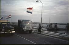 321-176 Bouw van de Zeelandbrug over de Oosterschelde :