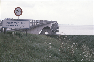 321-187 Bouw van de Zeelandbrug over de Oosterschelde :