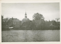341-1449 Gezicht op het dorp Grijpskerke met de Nederlandse Hervormde kerk tijdens de inundatie