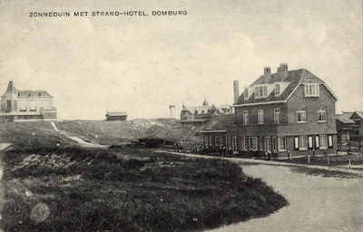 341-728 Zonneduin met strand-hotel, Domburg. Gezicht op pension Zonneduin en het Strandhotel te Domburg