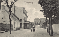 341-822 Domburg Straat met Hotel de l'Europe. De Noordstraat te Domburg met aan de linkerzijde hotel de l'Europe en ...