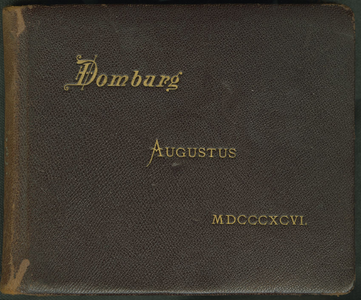 375 Domburg Augustus MDCCCXCVI. Album met foto's van een familie op vakantie in Domburg