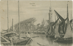 455-1053 Veere Haven. Schepen in de haven van Veere