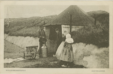 455-1183 Willebrordusput Zoutelande. Een man giet melk in een melkbus bij de Willebrordusput te Zoutelande