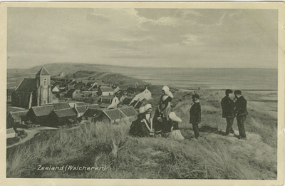 455-1220 Zeeland (Walcheren). Kinderen in dracht in de duinen bij Zoutelande