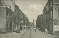 455-1495 Middelburg, Langeviele. De Langeviele te Middelburg met op de achtergrond de Abdijtoren