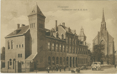 455-151 Vlissingen Postkantoor met R.K. Kerk. Het Postkantoor aan de Steenen Beer te Vlissingen met rechts de Roomsch ...