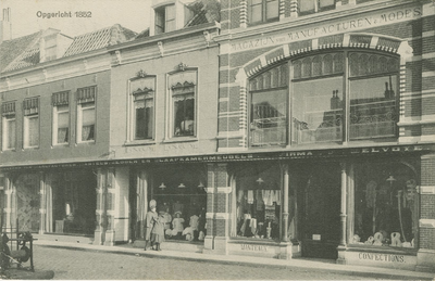 455-176 Opgericht 1852. De winkels van Delvoye aan het Plein Vierwinden te Vlissingen