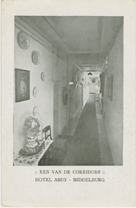 455-21 Hotel Abdy - Middelburg. Een corridor in Hotel De Abdij te Middelburg