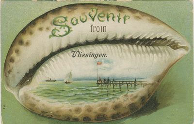 455-298 Souvenir from Vlissingen.. Een schelp met daarin een tekening van mensen op de wandelpier en een zeilboot