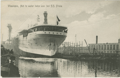 455-357 Vlissingen, Het te water laten van het S.S. Frisia. Tewaterlating van het vaartuig Frisia op de scheepswerf De ...