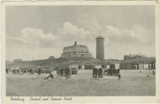 455-448 Domburg Strand met Strand-Hotel. Gezicht op het strand te Domburg met op de achtergrond het Strandhotel en de ...