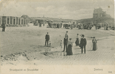 455-545 Strandgezicht en Strandhôtel Domburg. Gezicht op het strand te Domburg met op de achtergrond het strandhotel