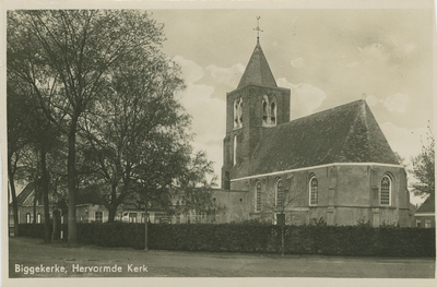 455-594 Biggekerke, Hervormde Kerk. De Nederlandse Hervormde kerk aan het Kerkplein te Biggekerke