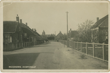 455-596 Biggekerke, Dorpstraat. Gezicht op de Dorpsstraat te Biggekerke