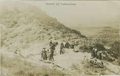 455-604 Groete uit Valkennisse.. Personen in de duinen te Valkenisse