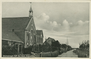 455-631 Booneswegje met Ger. Kerk, Grijpskerke. Het Booneswegje te Grijpskerke met links de Gereformeerde kerk