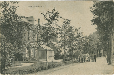 455-812 Serooskerke. Een straat te Serooskerke (W)