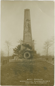 455-890 West-Souburg Gedenknaald Filip van Marnix Heer van St. Aldegonde. De gedenknaald van Philips van Marnix van ...