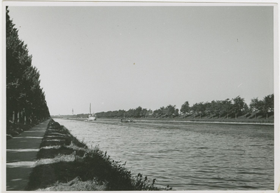 584-101 Het Kanaal door Walcheren tussen Middelburg en Oost-Souburg