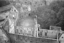 584-25 De door oorlogsgeweld vernielde Abdijgebouwen te Middelburg
