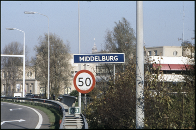 585-1 Plaatsnaambord op de Nieuwe Vlissingseweg te Middelburg