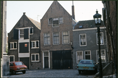 585-6 Het Oostkerkplein te Middelburg