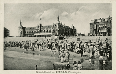 600-129 Grand-Hotel - Zeebad Vlissingen. Strandvermaak bij Hotel Britannia te Vlissingen