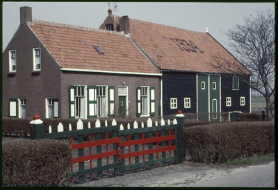 604-67 Een boerderij aan de Strandweg te Koudekerke