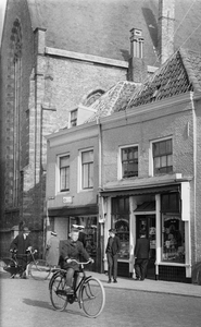 605-8-3 Winkelpanden aan de Oude Markt naast de St. Jacobskerk te Vlissingen