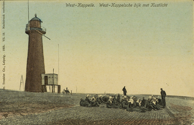 624-19 West-Kappelle. West-Kappelsche dijk met Kustlicht. Het kustlicht, ook wel IJzeren torentje genoemd, op de ...