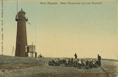 624-19 West-Kappelle. West-Kappelsche dijk met Kustlicht. Het kustlicht, ook wel IJzeren torentje genoemd, op de ...