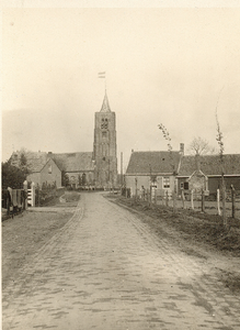 67-1 De Nederlandse Hervormde kerk te 's-Heer Abtskerke, gezien vanaf de Polderweg