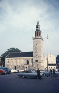 71-2 Het Stadhuis aan de Grote Markt te Hulst