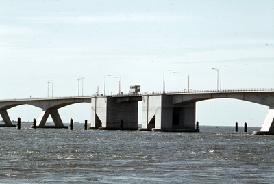 71-79 De Zeelandbrug bij Zierikzee