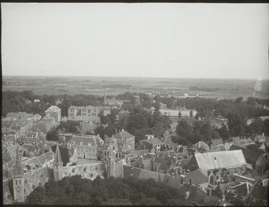 881-27 Middelburg. Panorama. Met op de voorgrond de gebouwen van de Abdij