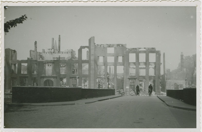 93-19 Door oorlogsgeweld verwoeste VOC-gebouw aan de Rotterdamsekaai te Middelburg