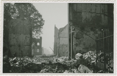 93-29 Door oorlogsgeweld verwoeste panden te Middelburg